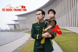 Không cần những bài giảng sáo mòn, “quý anh đọc sách” này vẫn có cách dạy “Con ơi, Tổ quốc trong tim”