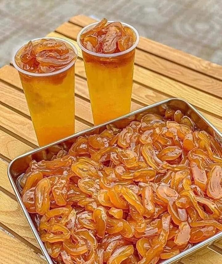 Quả thốt nốt không chỉ ngon mà còn có nhiều lợi ích về sức khỏe. Trong thốt nốt có nhiều vitamin và khoáng chất có lợi như vitamin C, B1, B2, B3, sắt, phốt pho, canxi và potassium.
&nbsp;
