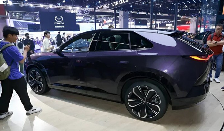 Mazda nhận hơn 10.000 đơn đặt cọc SUV điện mới chỉ sau 48 giờ - 10