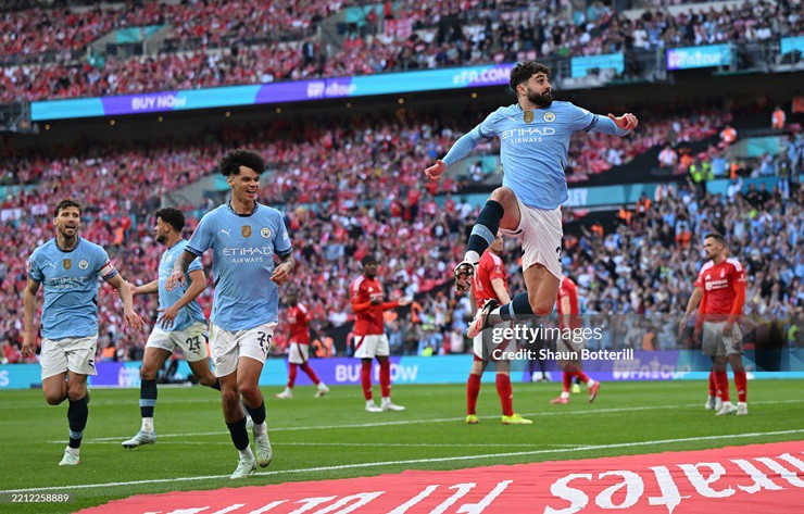 Gvardiol nhân đôi cách biệt cho Man City