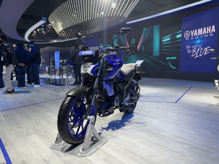 Môtô 2025 Yamaha FZ-S Fi Hybrid trình làng, giá rẻ 44 triệu đồng - 4