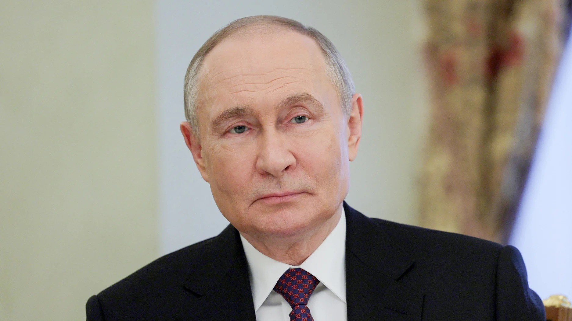 Ông Putin ra lệnh ngừng bắn đơn phương từ phía Nga (ảnh: Reuters)
