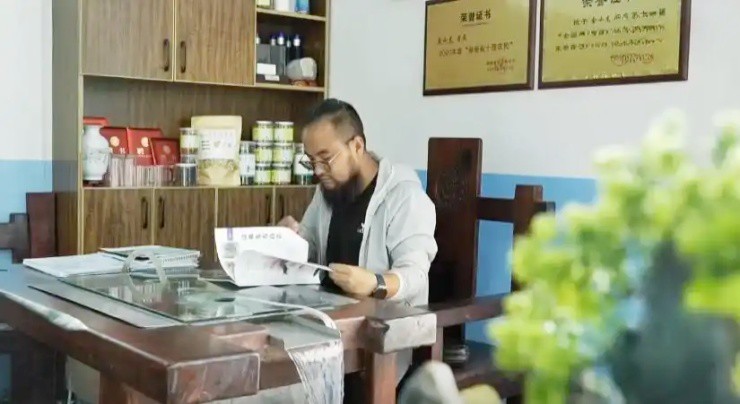 Biến loại hoa bình thường thành "gà đẻ trứng vàng", mang về hăng trăm tỉ/năm - 1
