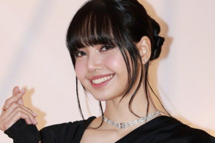 Ông Nawat bị Lisa (BlackPink) từ chối