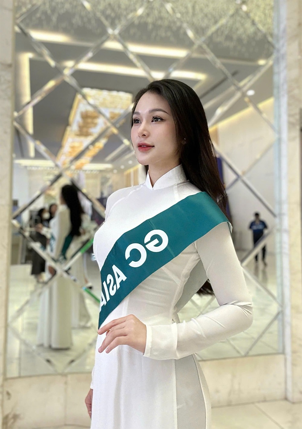 Nữ Tiktoker trẻ gây thu hút cộng đồng mạng bằng những màn “F5” ngoại hình mỗi khi xuất hiện - 2