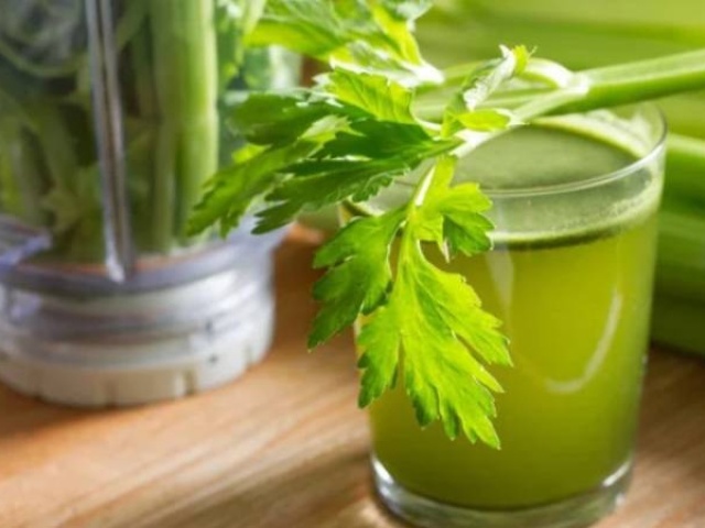 Điều gì xảy ra nếu uống nước ép cần tây mỗi ngày?