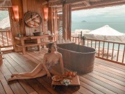 Quỳnh Nga diện đồ tắm làm nổi bật vòng một đầy đặn, quyến rũ