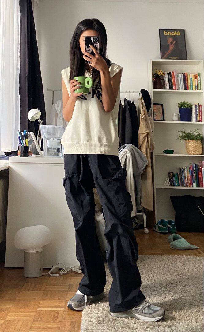 Chị em đi xem diễu binh 30/4 tham khảo ngay 8 outfit vừa ăn ảnh vừa thoải mái này - 4