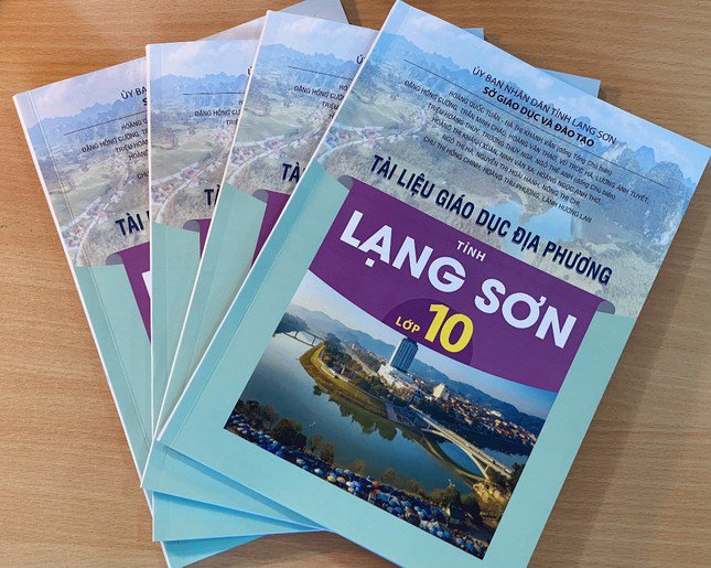 Tài liệu giáo dục địa phương.