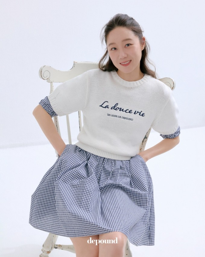 Gong Hyo Jin khoe nhan sắc tươi tắn trong bộ ảnh quảng cáo thời trang dành cho giới trẻ. Ảnh: Instagram depound