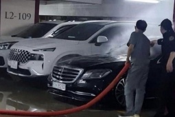 Từ vụ ca sĩ Duy Mạnh kiện Mercedes-Benz: Ô tô đang tắt máy có thể tự cháy không?