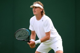 Nóng nhất thể thao chiều 29/4: Nhà vô địch Wimbledon chính thức bị cấm 18 tháng