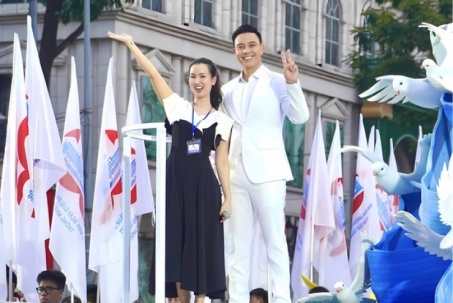 Tác giả "Viết Tiếp Câu Chuyện Hòa Bình" xúc động vì bài hát được chọn diễn ở Đại lễ
