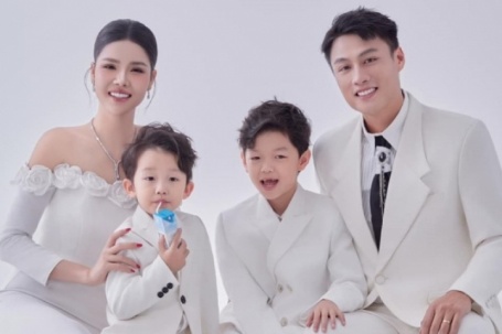 Kỳ Hân: 'Chồng hết lòng chăm sóc khi tôi bị gãy xương đùi'