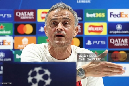 Đại chiến Arsenal - PSG: Enrique đá xoáy phóng viên, tuyên bố "làm chủ" Emirates