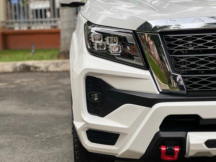 Đại lý giảm giá 90 triệu đồng cho Nissan Navara - 6