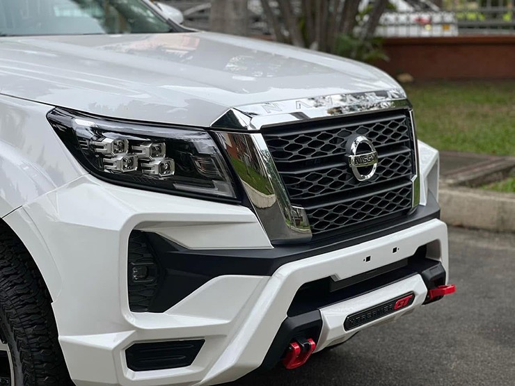 Đại lý giảm giá 90 triệu đồng cho Nissan Navara - 7