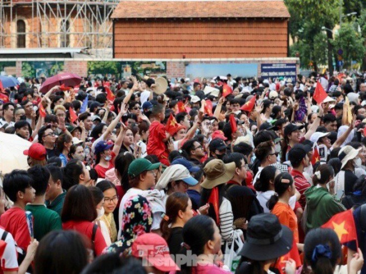Tiết lộ tỷ lệ người dùng Internet 18 - 34 tuổi tìm kiếm “concert quốc gia”