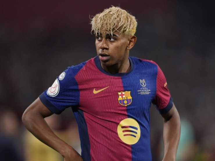 Yamal bị chê kiêu ngạo trước đại chiến Cúp C1, đáp trả “Thắng được tôi rồi hãy nói“