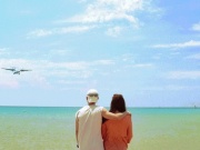 Ghé bãi biển  ' đẹp nhất thế giới '  ở Côn Đảo, khách  ' đội '  nắng săn ảnh máy bay