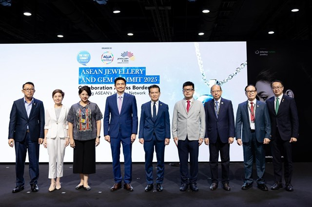 Doanh nhân Vũ Minh Châu tham dự Hội nghị Thượng đỉnh Trang sức và Đá ngọc ASEAN.