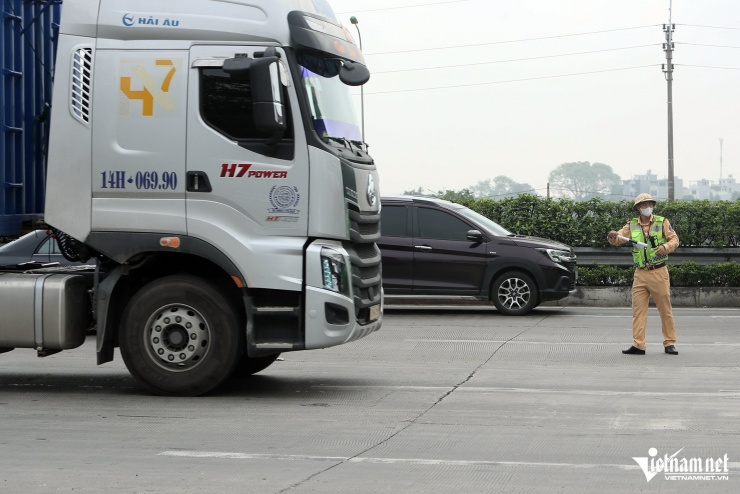 Cao tốc Pháp Vân - Cầu Giẽ ùn tắc 5km ngày đầu nghỉ lễ - 6