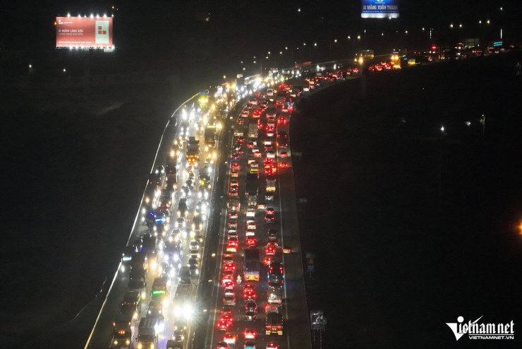 Cao tốc Pháp Vân - Cầu Giẽ ùn tắc 5km ngày đầu nghỉ lễ - 9