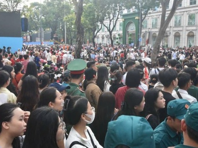 Bỏ túi kỹ năng sống còn khi đi sự kiện đông người