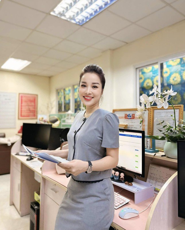 Minh Hương luôn chỉn chu mỗi khi xuất hiện, hiếm khi lặp lại trang phục khi lên hình.
