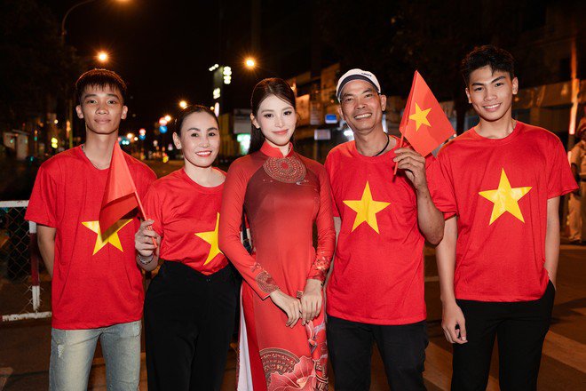 Dàn Hoa hậu chia sẻ cảm xúc sau khi tham gia lễ diễu binh, diễu hành dịp Đại lễ 30/4 - 12