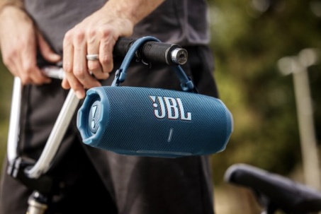 JBL giới thiệu loa di động Flip 7 và Charge 6, thêm móc cài/dây đeo