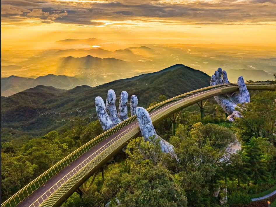 Cầu Vàng - môt trong những biểu tượng du lịch của Việt Nam, tại Sun World Ba Na Hills&nbsp;