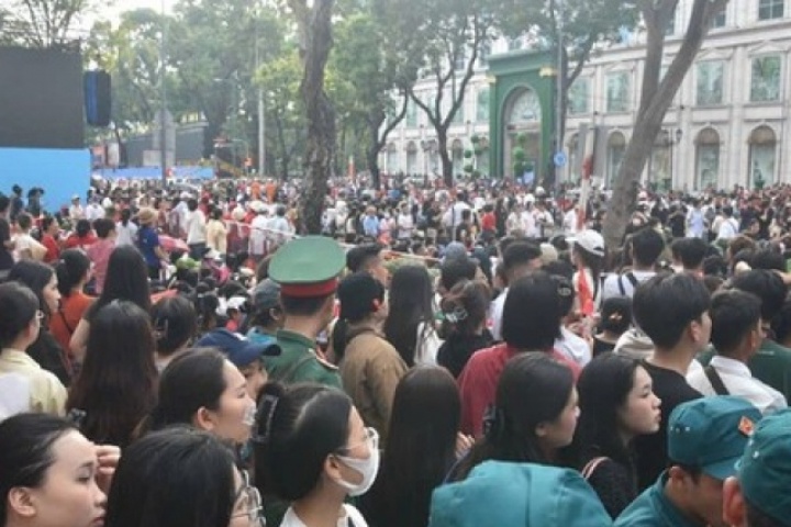 Bỏ túi kỹ năng sống còn khi đi sự kiện đông người