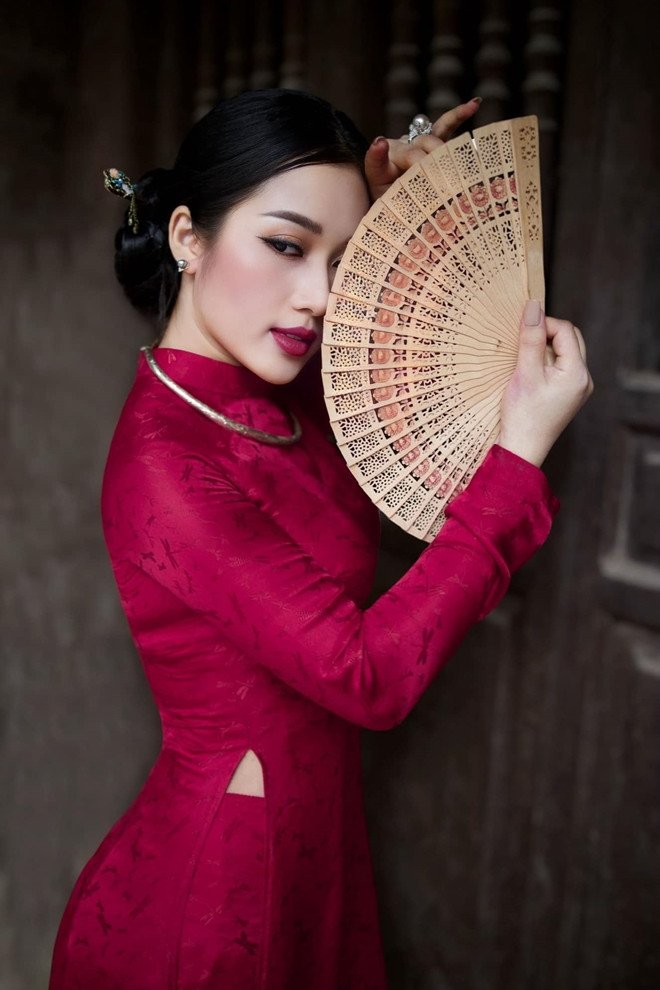 Những bóng hồng tài sắc tại lễ kỷ niệm 50 năm thống nhất đất nước - 32
