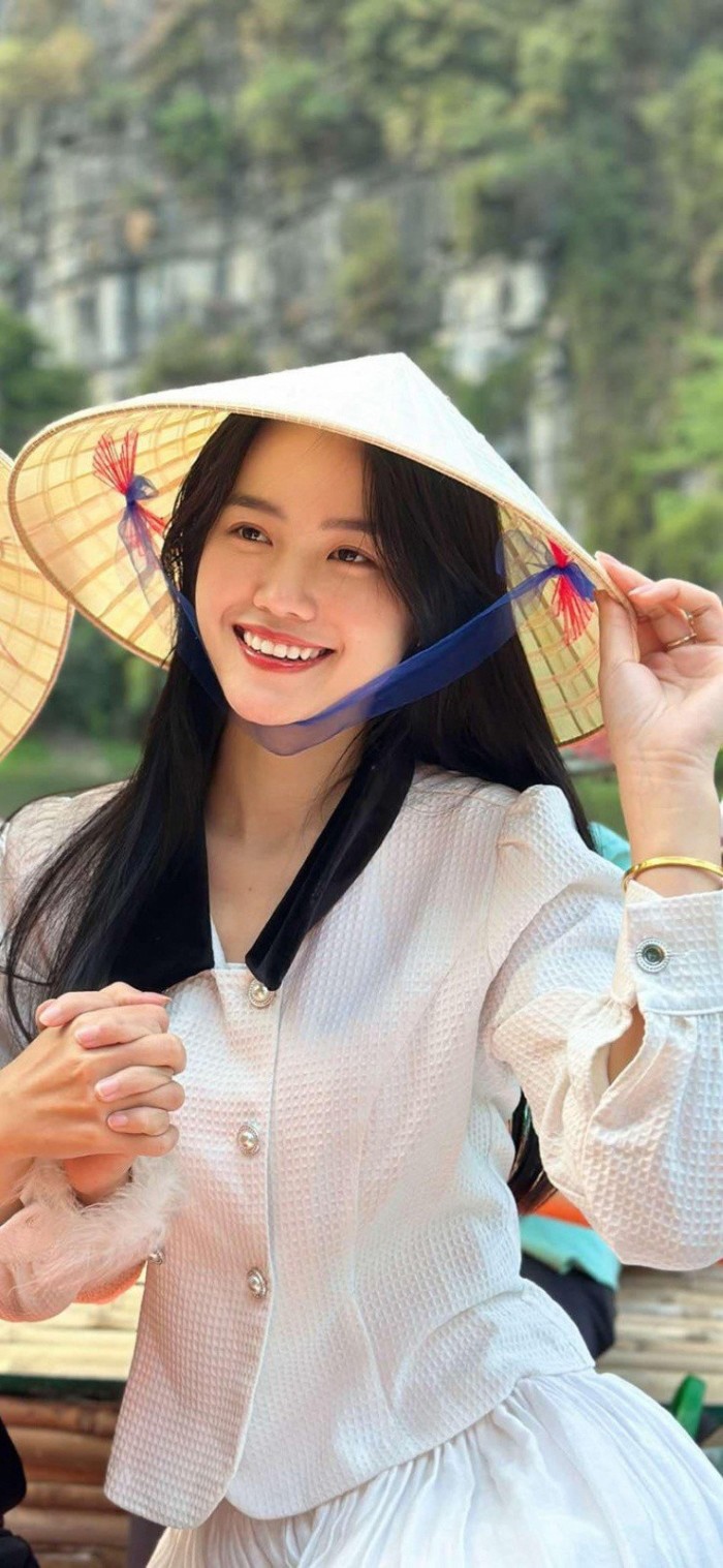 Những bóng hồng tài sắc tại lễ kỷ niệm 50 năm thống nhất đất nước - 27