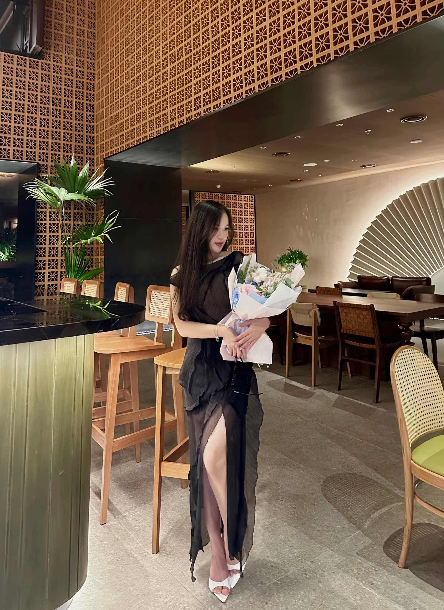 Những bóng hồng tài sắc tại lễ kỷ niệm 50 năm thống nhất đất nước - 9
