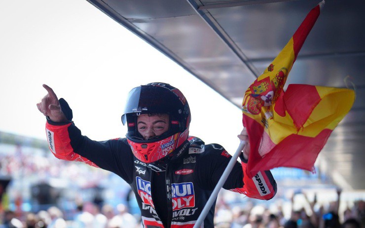 Gonzalez trở lại dẫn đầu Moto2