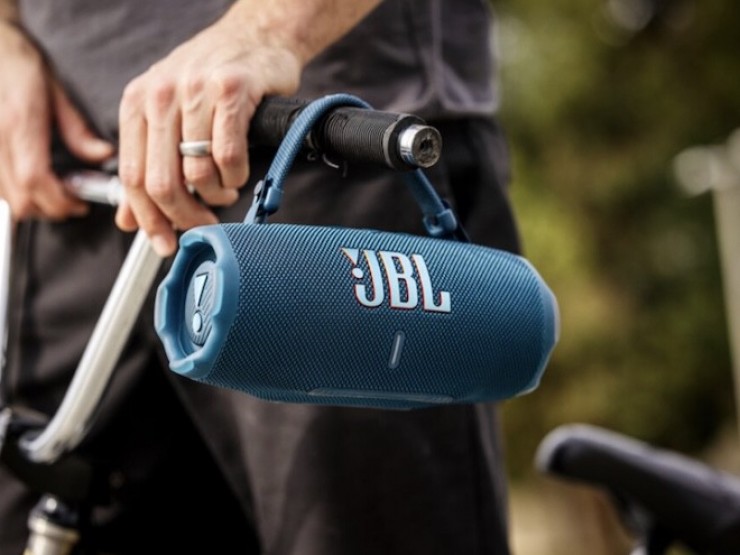 JBL giới thiệu loa di động Flip 7 và Charge 6, thêm móc cài/dây đeo