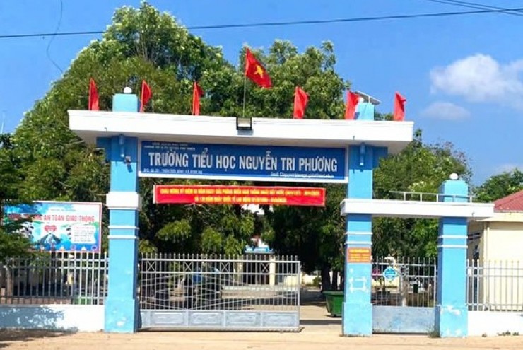 Tạm giữ thầy giáo nghi dâm ô nhiều nữ sinh tiểu học