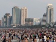 Đông nghịt người tắm biển Đà Nẵng
