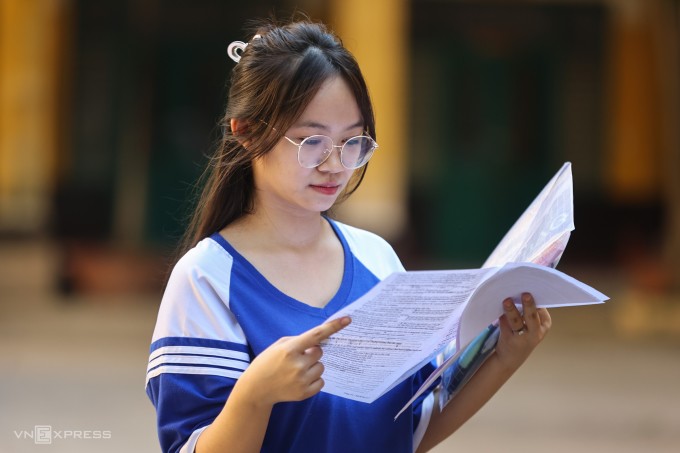 Thí sinh thi tốt nghiệp tại trường THPT Trưng Vương, quận 1, tháng 6/2024. Ảnh: Quỳnh Trần