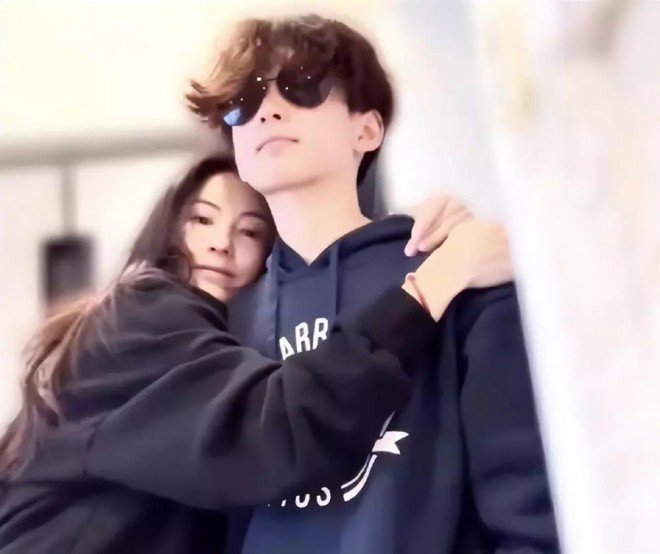 Trương Bá Chi luôn trao đổi, hỏi ý kiến Lucas trước khi quyết định.