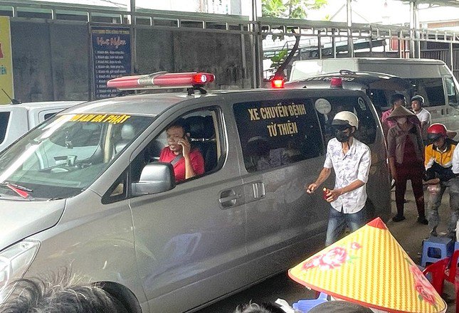 Thi thể người phụ nữ được đưa về quê