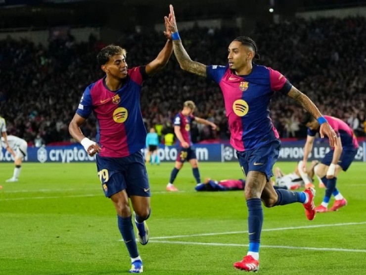 Yamal - Raphinha đá như “lên đồng“, Barca đau đầu chọn ai đua Quả bóng vàng