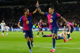 Yamal - Raphinha đá như " lên đồng " , Barca đau đầu chọn ai đua Quả bóng vàng