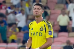 Ronaldo bỏ lỡ khó tin, bị loại ở Cúp C1 châu Á: CR7 như muốn khóc