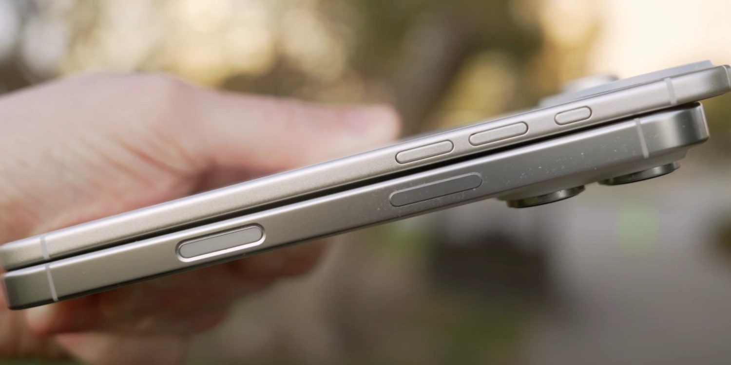 Mô hình iPhone 17 Air so sánh độ mỏng với iPhone 16 Pro.
