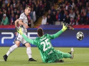 Mkhitaryan việt vị với  khoảng cách centimet , báo Italia tiếc Inter thắng hụt Barca