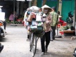 Miệt mài trên phố mưu sinh trong ngày quốc tế lao động 1/5