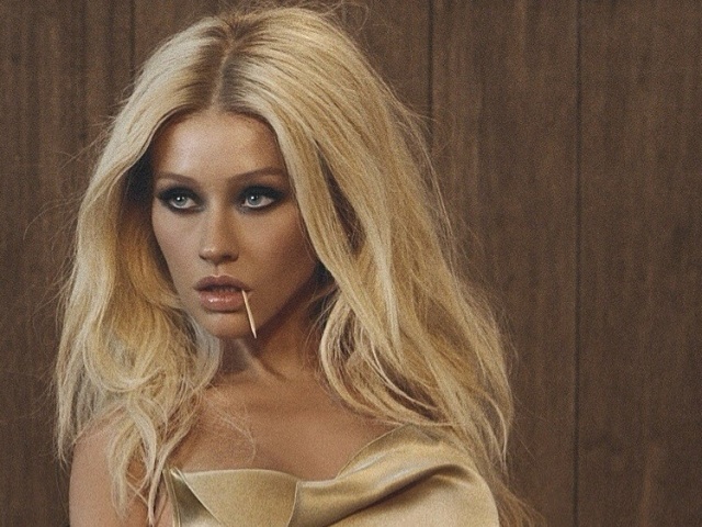 Christina Aguilera bị soi nhan sắc khác lạ